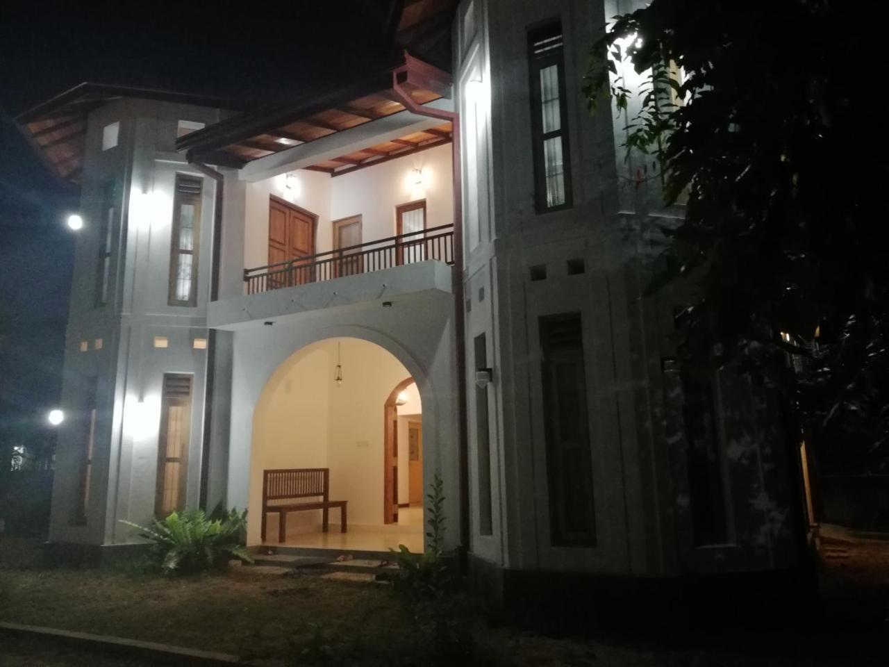 Air Port 5 Minutes Super Clean Upul Negombo Exterior foto